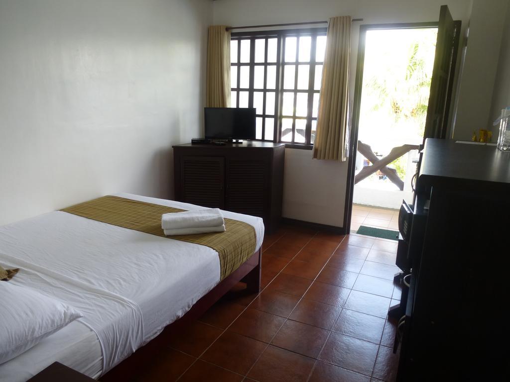 Subiza Beach Resort Olongapo Exterior photo