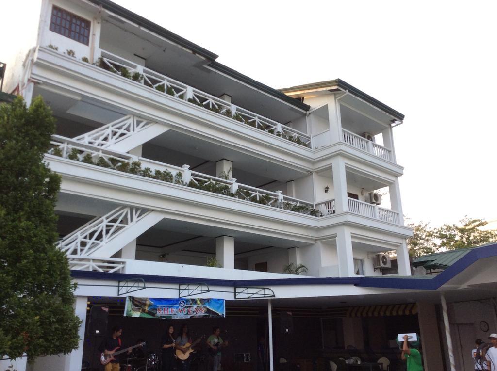 Subiza Beach Resort Olongapo Exterior photo