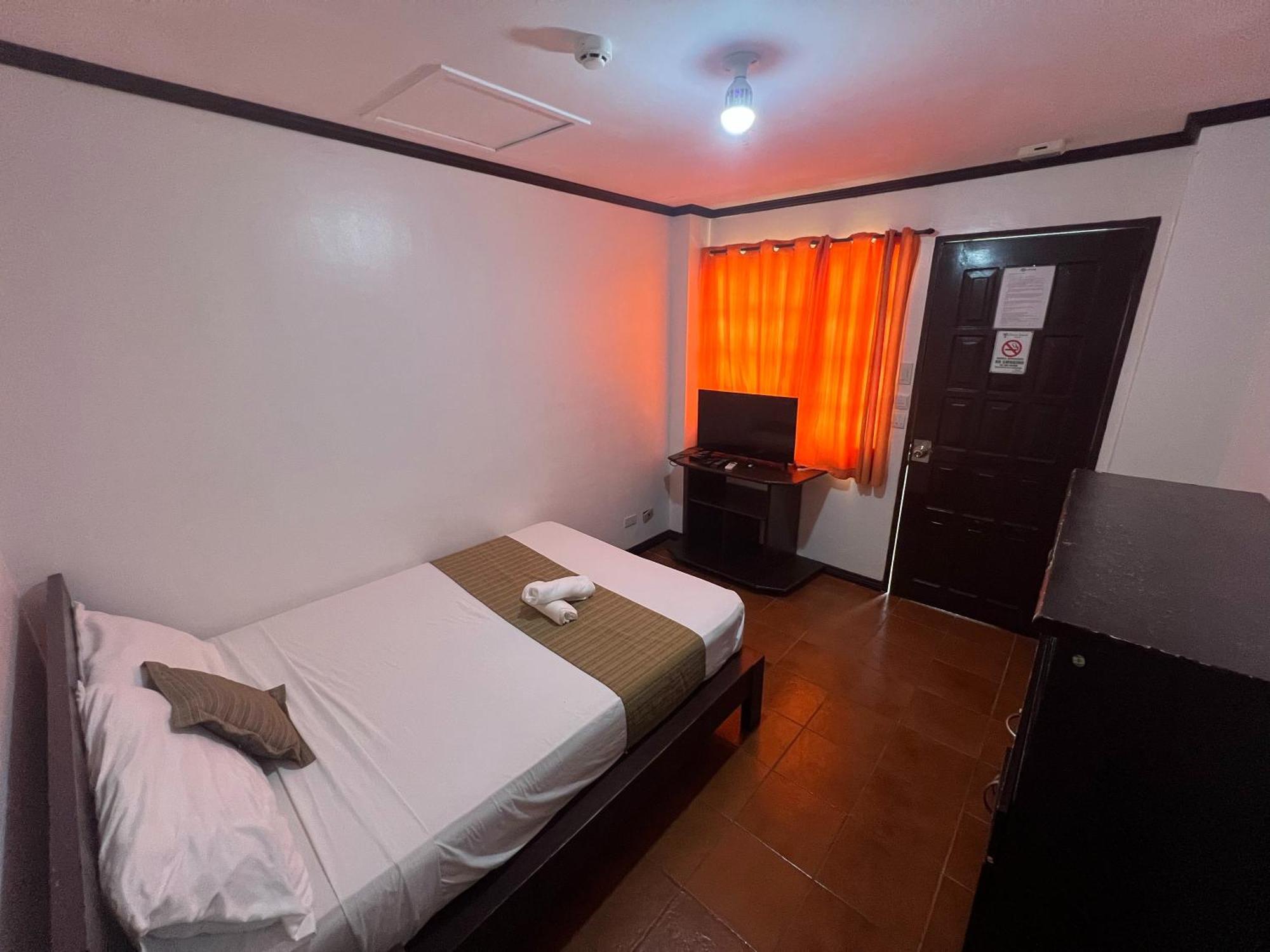 Subiza Beach Resort Olongapo Exterior photo