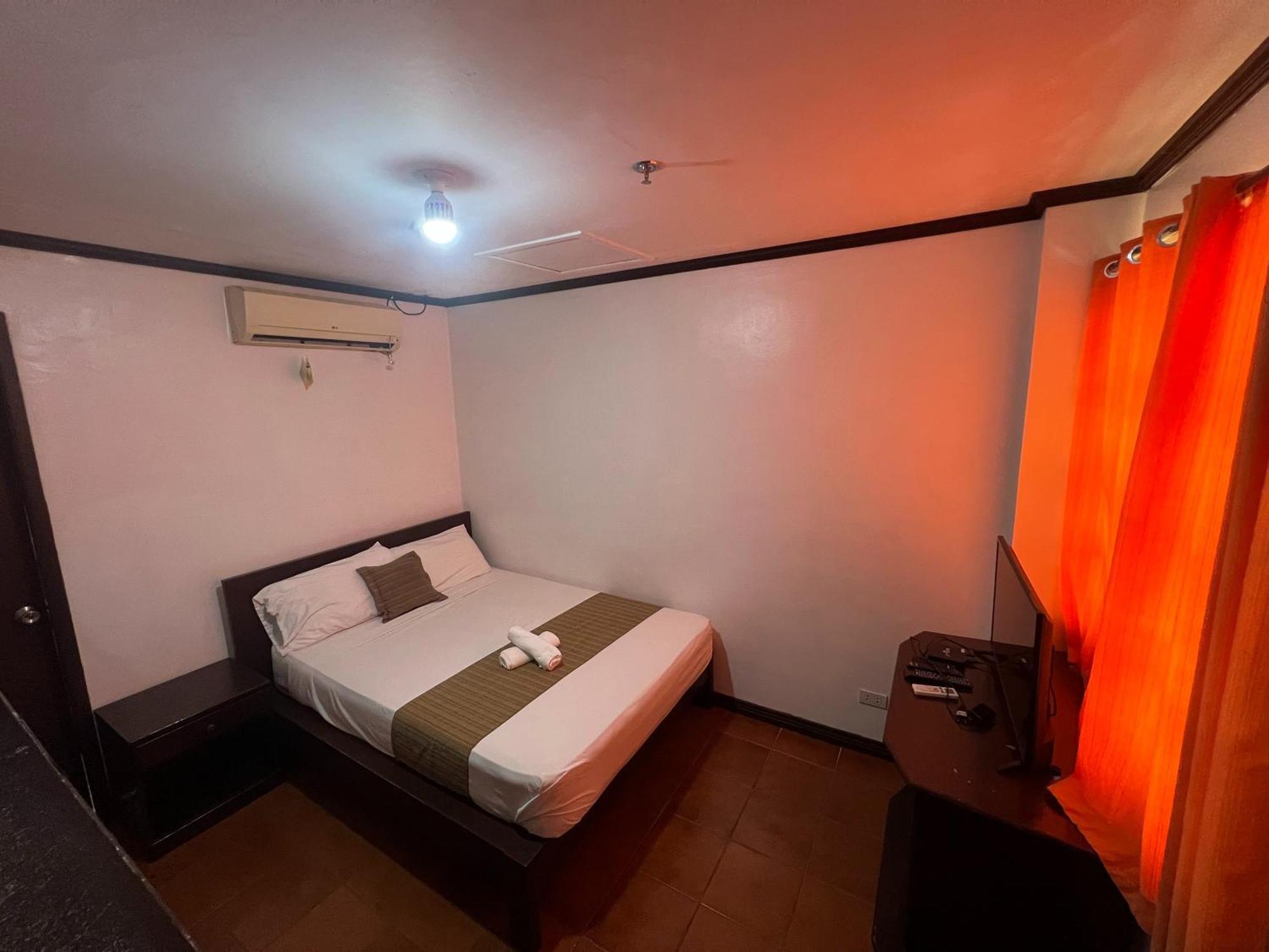 Subiza Beach Resort Olongapo Exterior photo