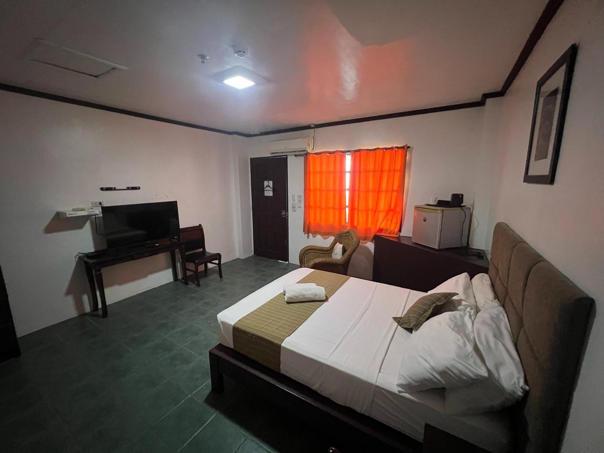 Subiza Beach Resort Olongapo Exterior photo