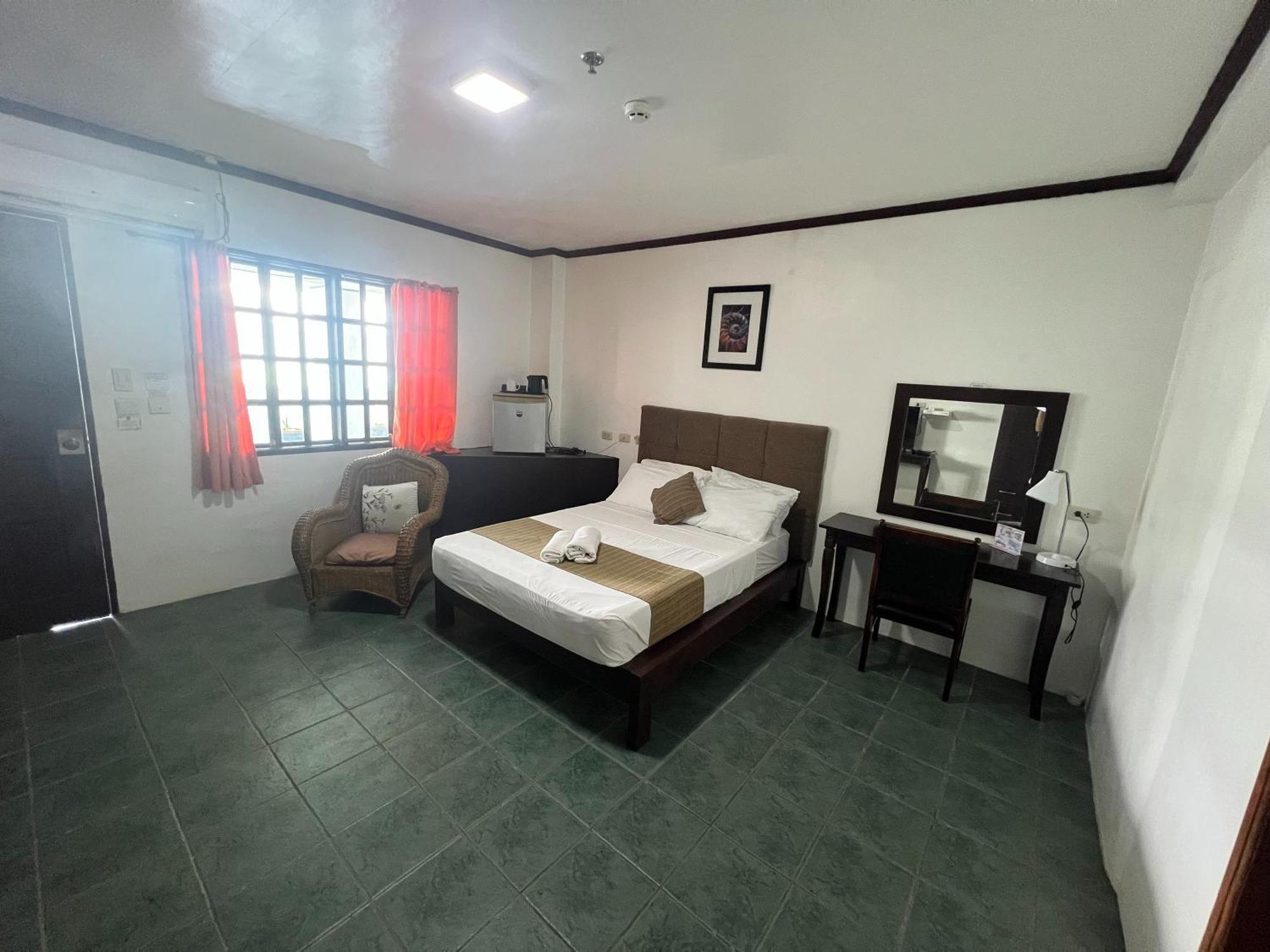 Subiza Beach Resort Olongapo Exterior photo
