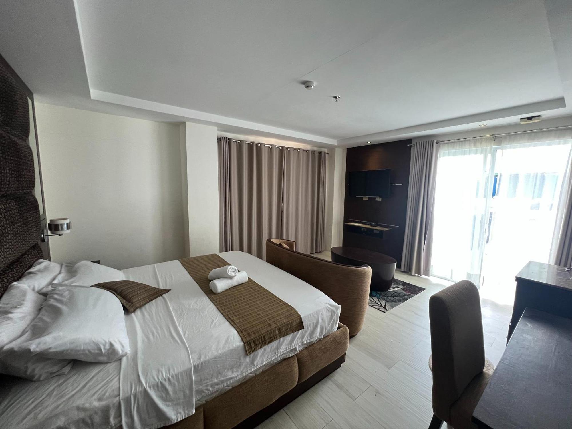 Subiza Beach Resort Olongapo Exterior photo