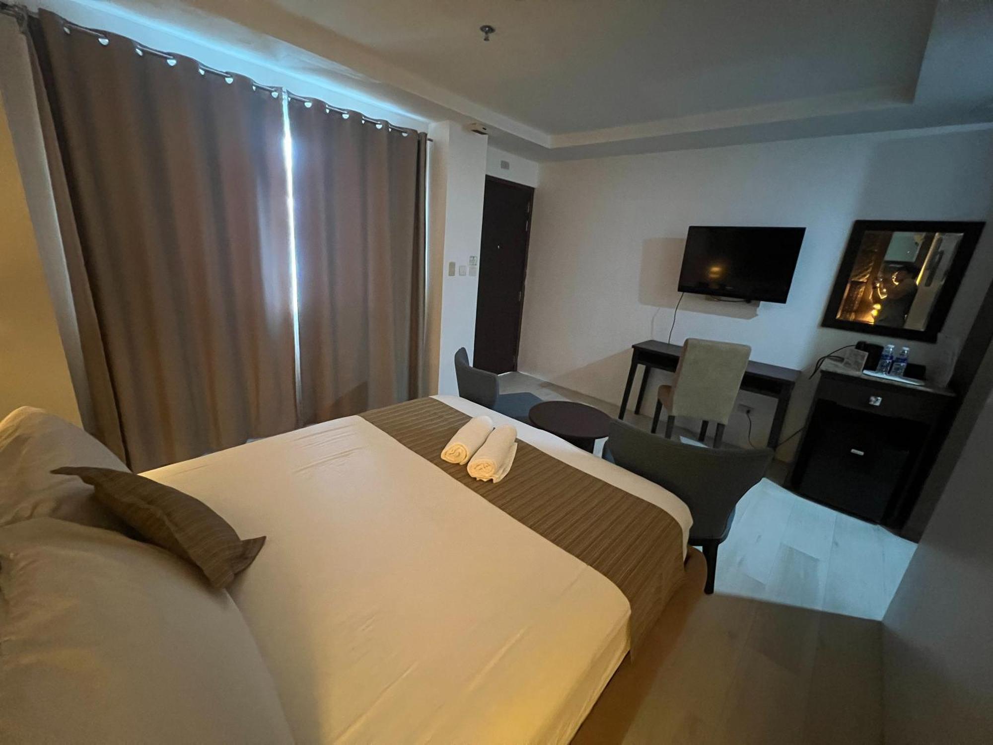 Subiza Beach Resort Olongapo Exterior photo